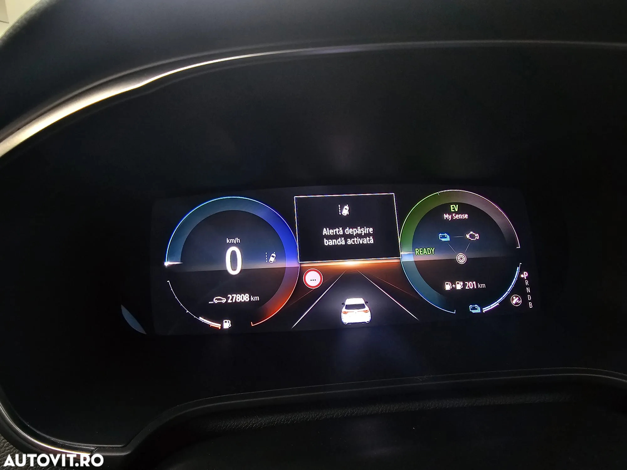 Renault Megane Grandtour E-TECH Plug-in 160 BUSINESS EDITION - 16