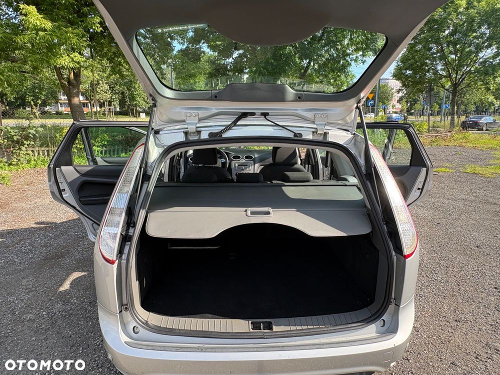 Ford Focus 1.6 16V Ambiente - 18