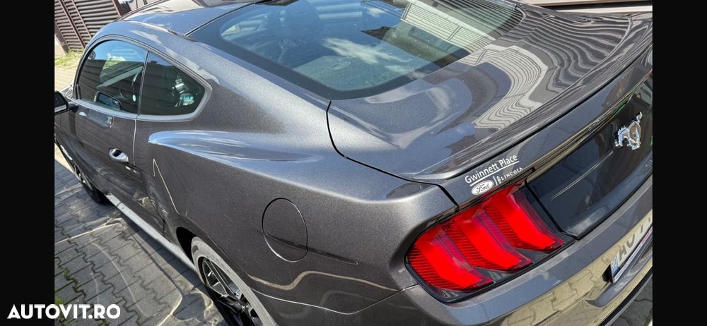 Ford Mustang - 6