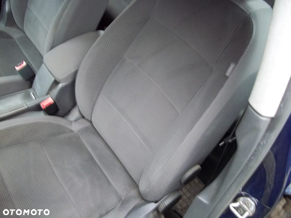 Volkswagen Golf 2.0 TDI DPF Comfortline - 14