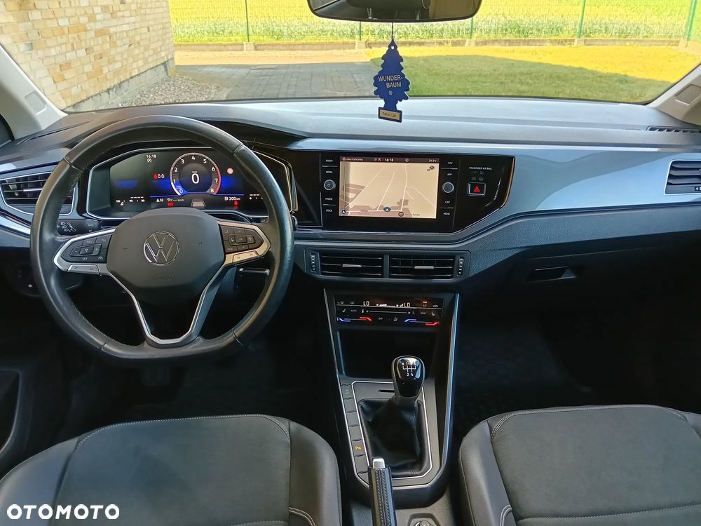 Volkswagen Polo 1.0 TSI Special Edition - 12