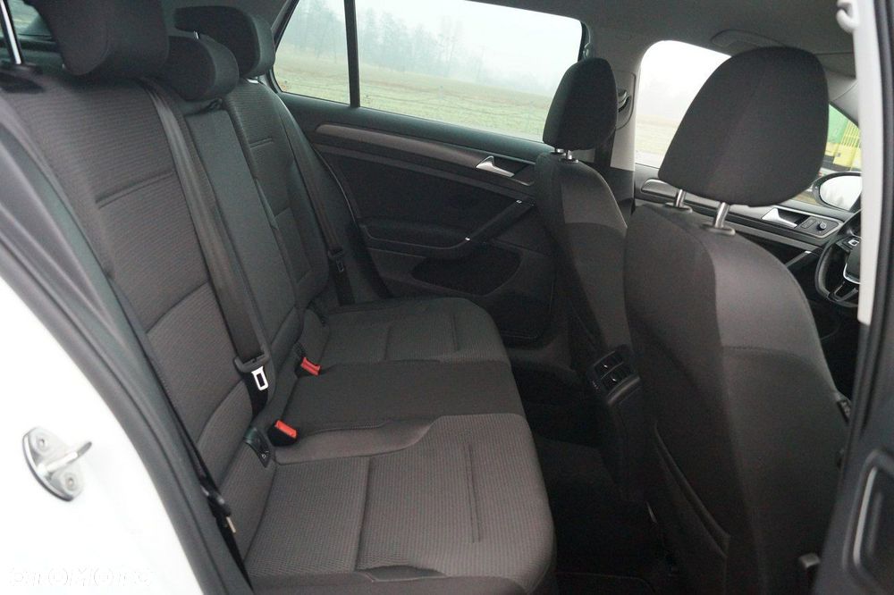 Volkswagen Golf - 19