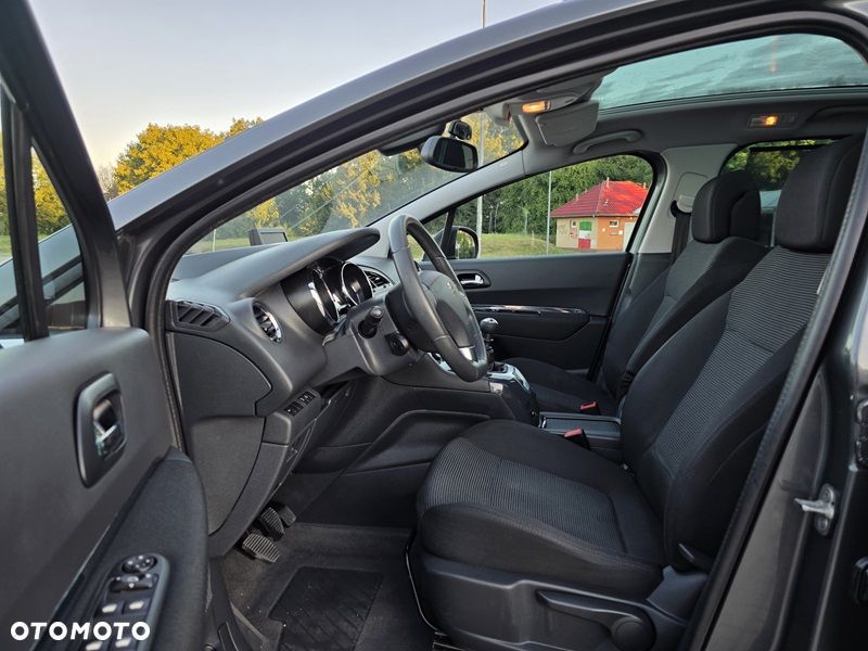 Peugeot 5008 1.6 HDi Family 7os - 14