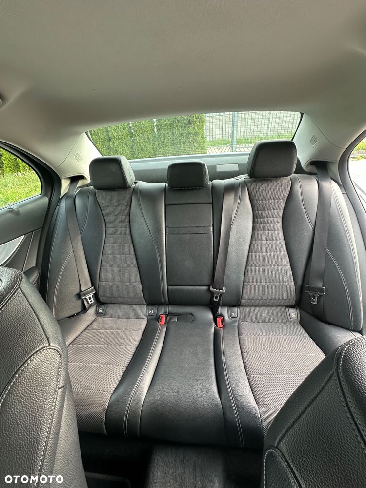 Mercedes-Benz Klasa E 220 d 4-Matic Avantgarde - 17