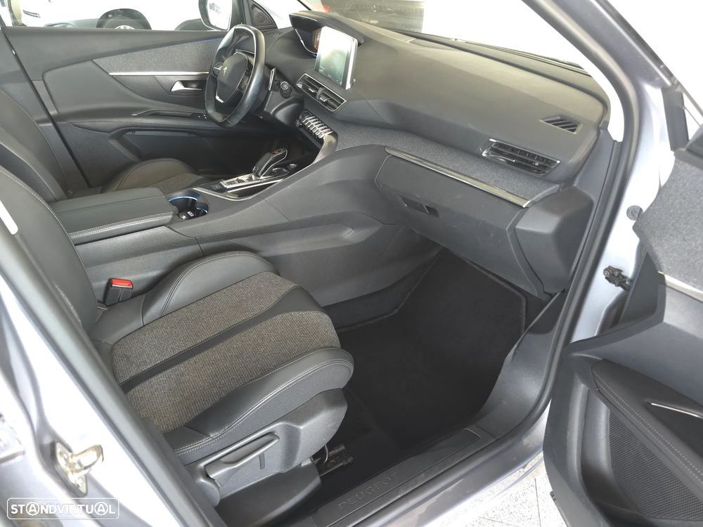 Peugeot 3008 1.5 BlueHDi Allure EAT8 — fotografia 15