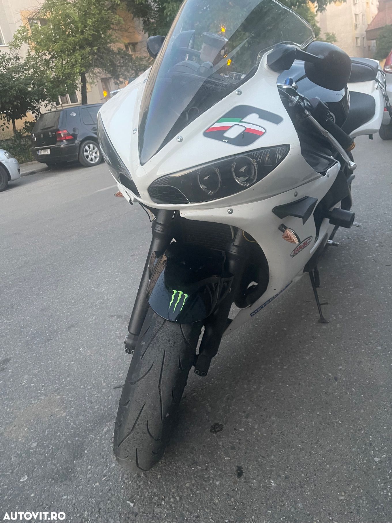 Yamaha R6 - 1