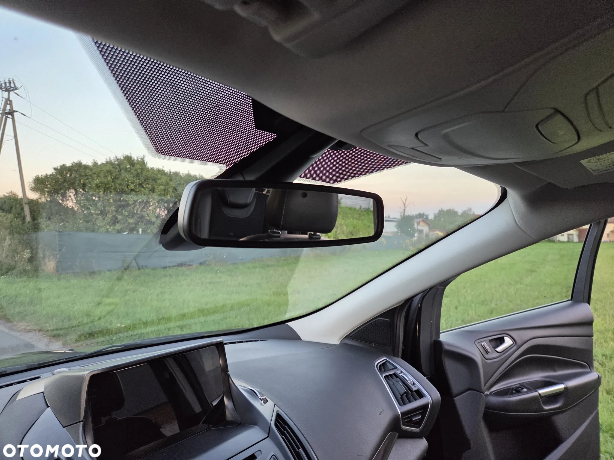 Ford Kuga 2.0 TDCi 2x4 Titanium - 18