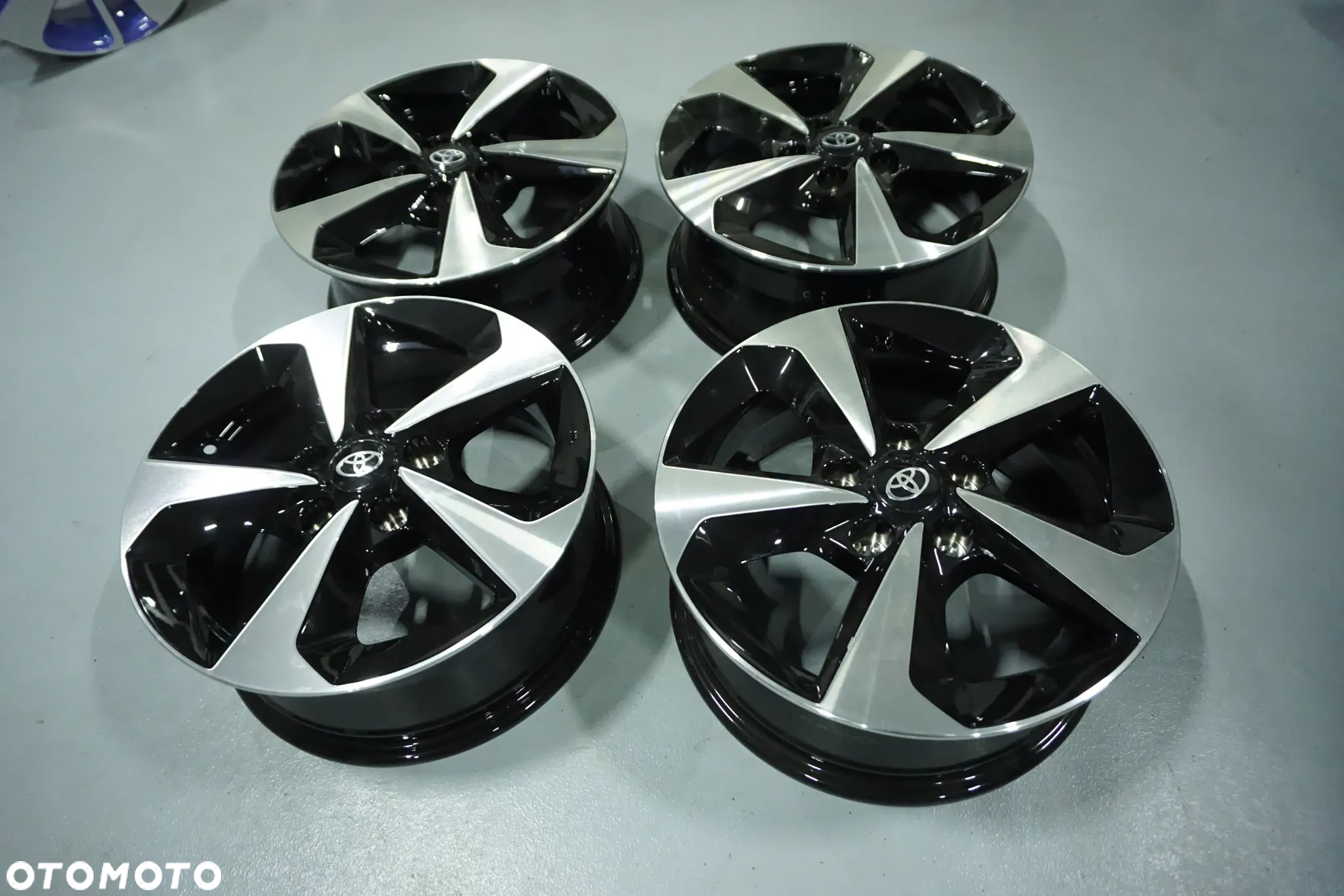 FELGI ALUMINIOWE 16 TOYOTA AURIS RAV 4 CAMRY 4 AVENSIS YARIS CROSS COROLLA  CH R 5X114,3 - 2