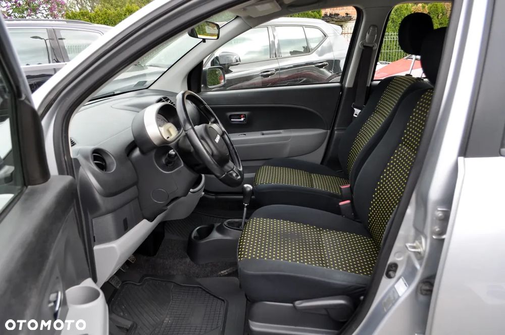 Daihatsu Sirion 1.3 - 13