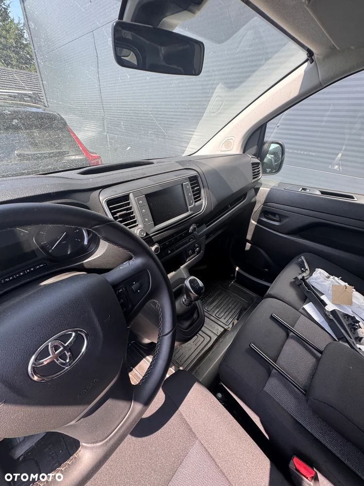 Toyota proace - 9