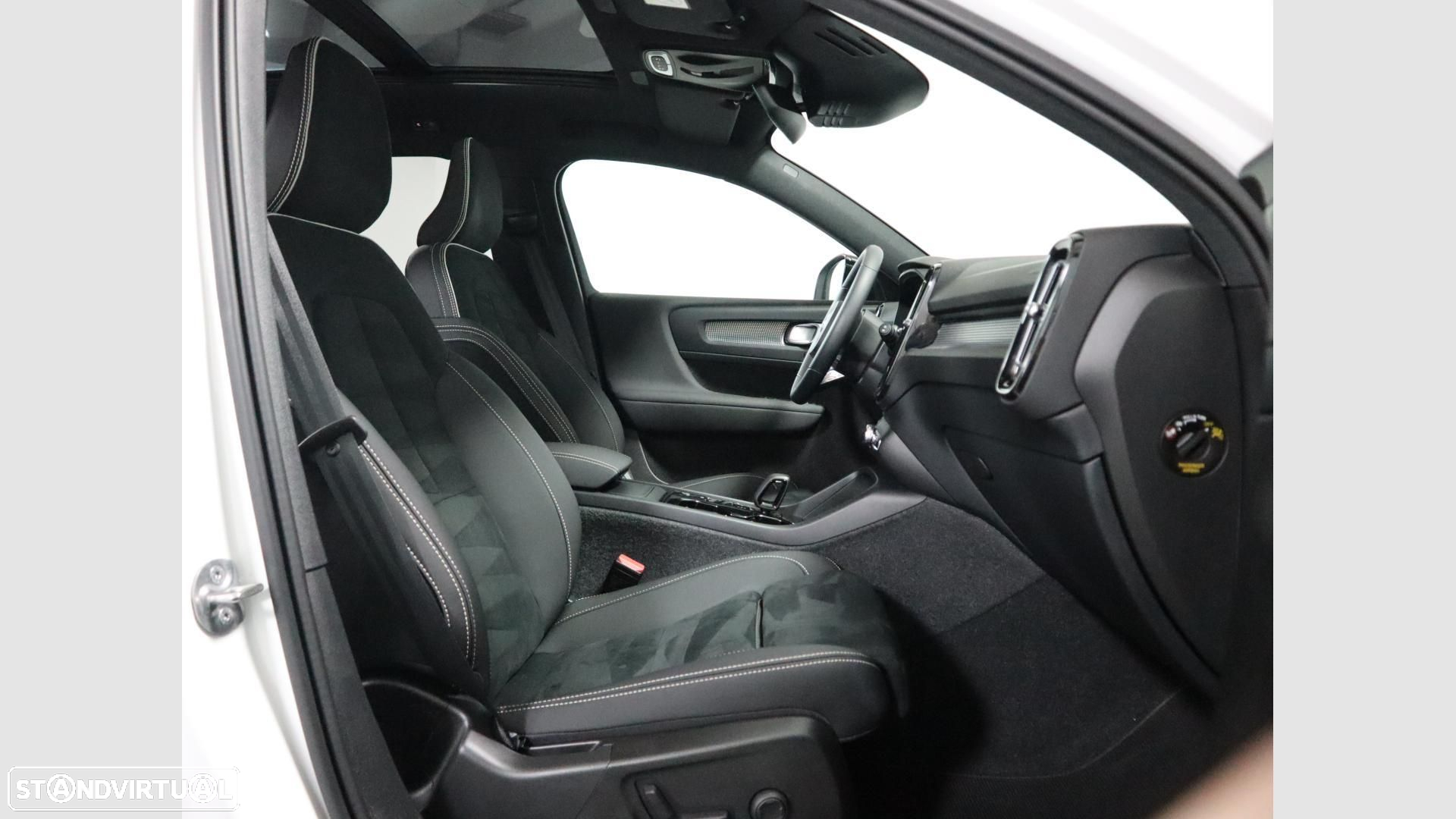 Volvo XC 40 1.5 T2 Plus Dark Auto - 10