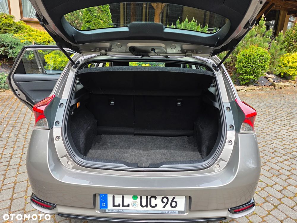 Toyota Auris 1.33 Dual-VVT-i - 21