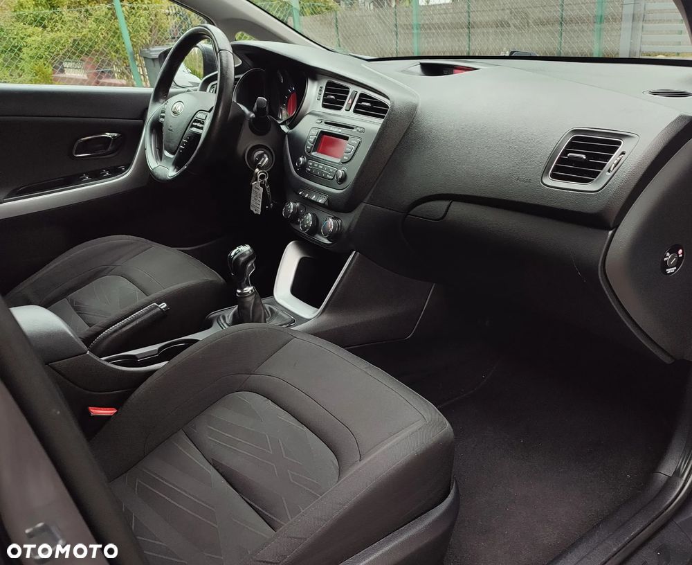 Kia Ceed - 9