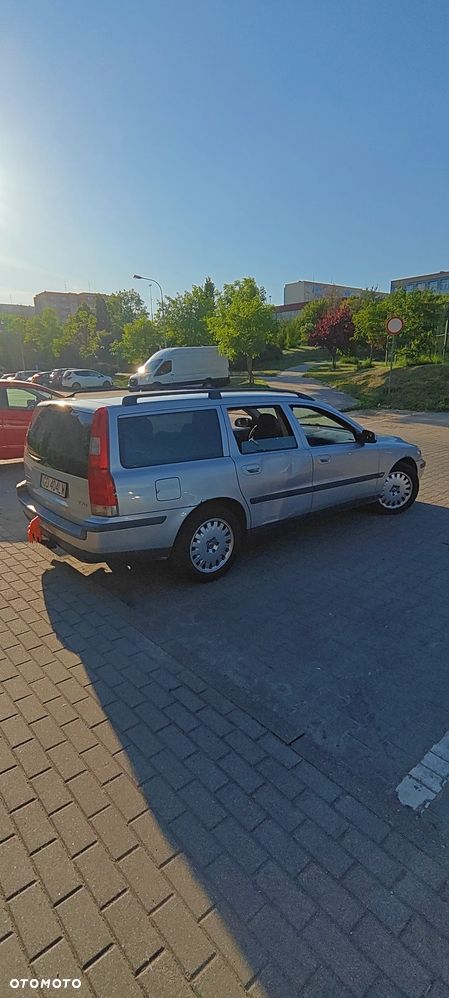 Volvo V70 2.4 - 6