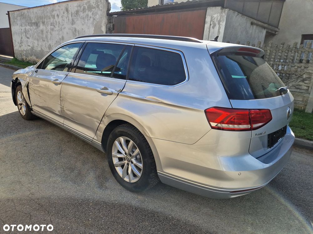 Volkswagen Passat Variant 2.0 TDI SCR DSG Comfortline - 4