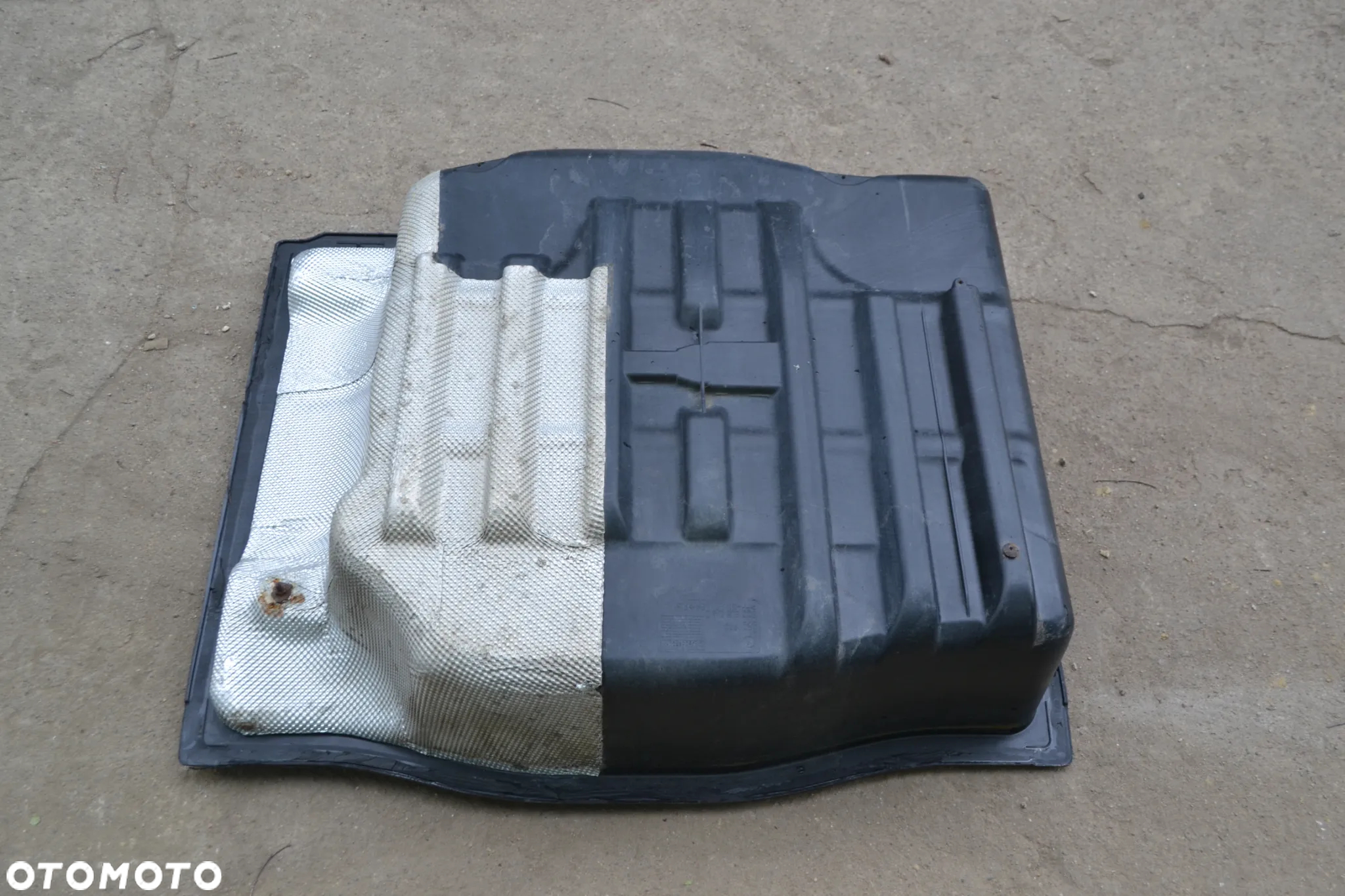 VW PASSAT B6 B7 WANNA WNĘKA BAGAŻNIKA KOŁA ZAPASOWEGO 3C0813114D POMORSKIE - 6