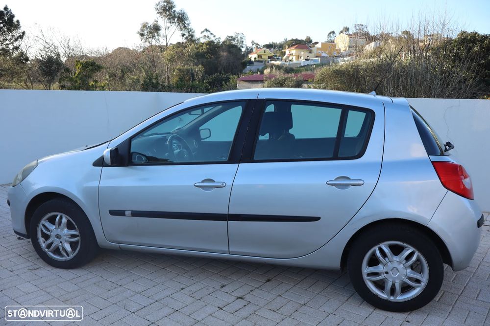Renault Clio 1.2 16V Expression - 3