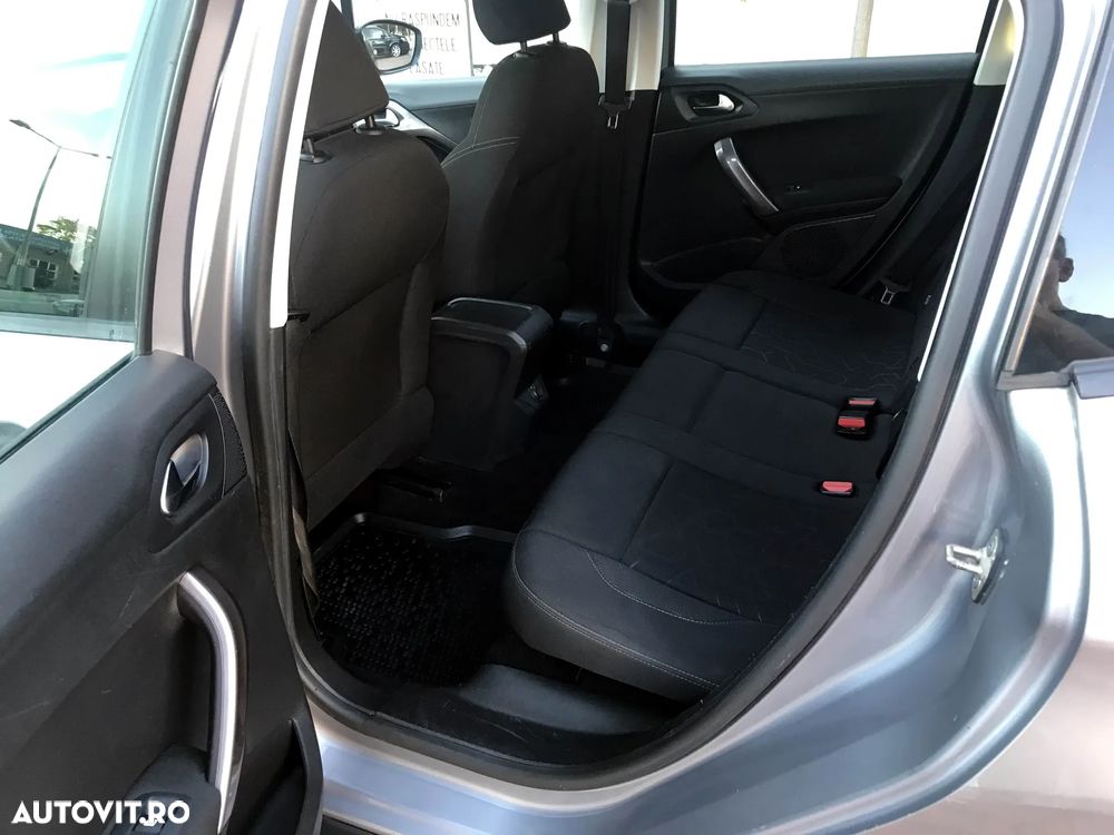 Peugeot 2008 1.2 L PureTech Active - 7
