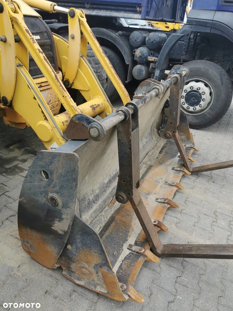 Komatsu WB97S-2 - 10