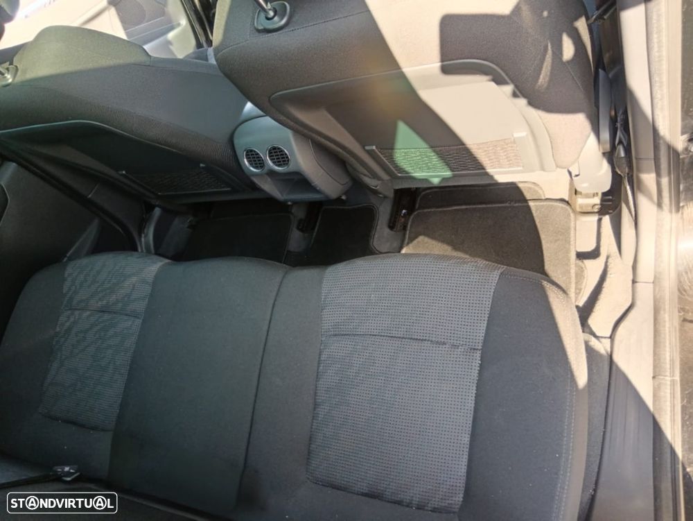 Peugeot 3008 1.6 HDi Executive - 20
