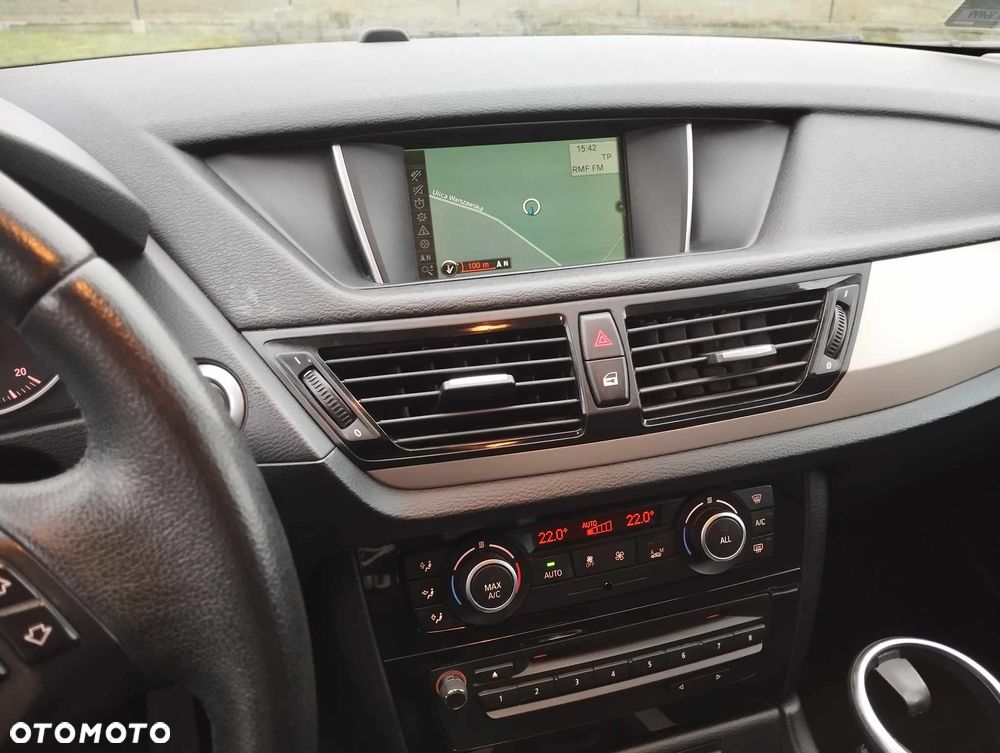 BMW X1 xDrive18d - 13