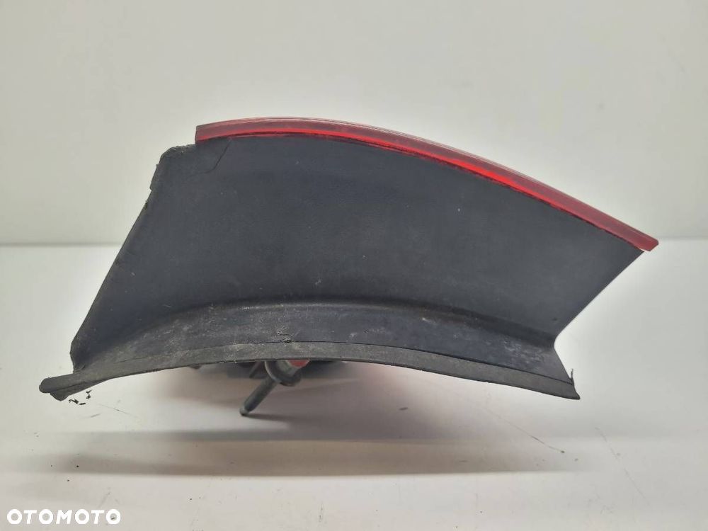 LAMPA TYŁ TYLNA PRAWA W BŁOTNIK AUDI A6 C6 KOMBI LIFT EU - 6