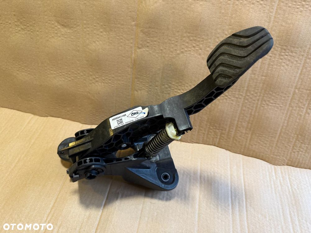 Pedał sprzęgła 465034119R Renault Captur II 2019-24 1.0 TCE OE - 1