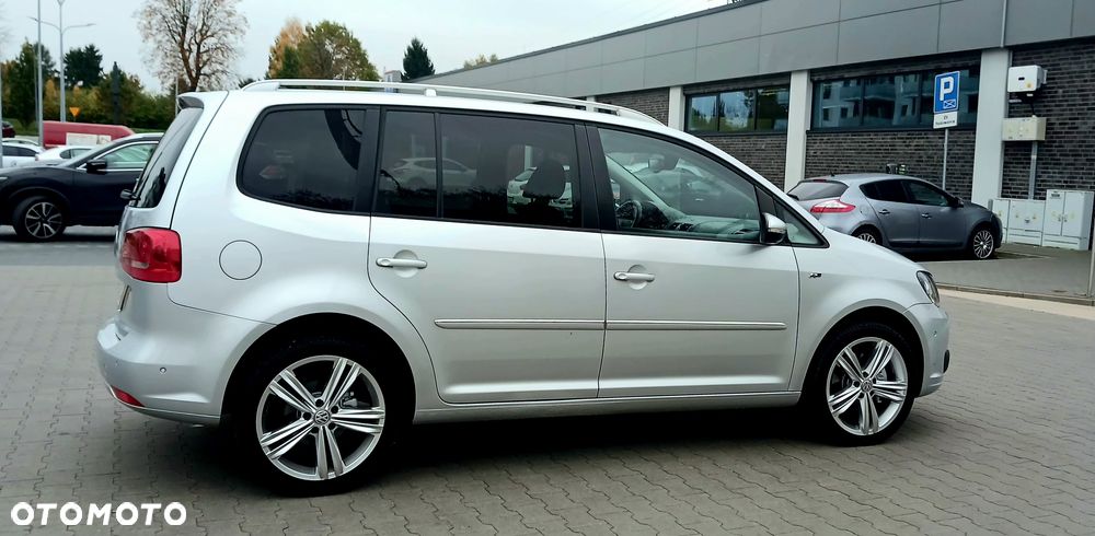 Volkswagen Touran - 10