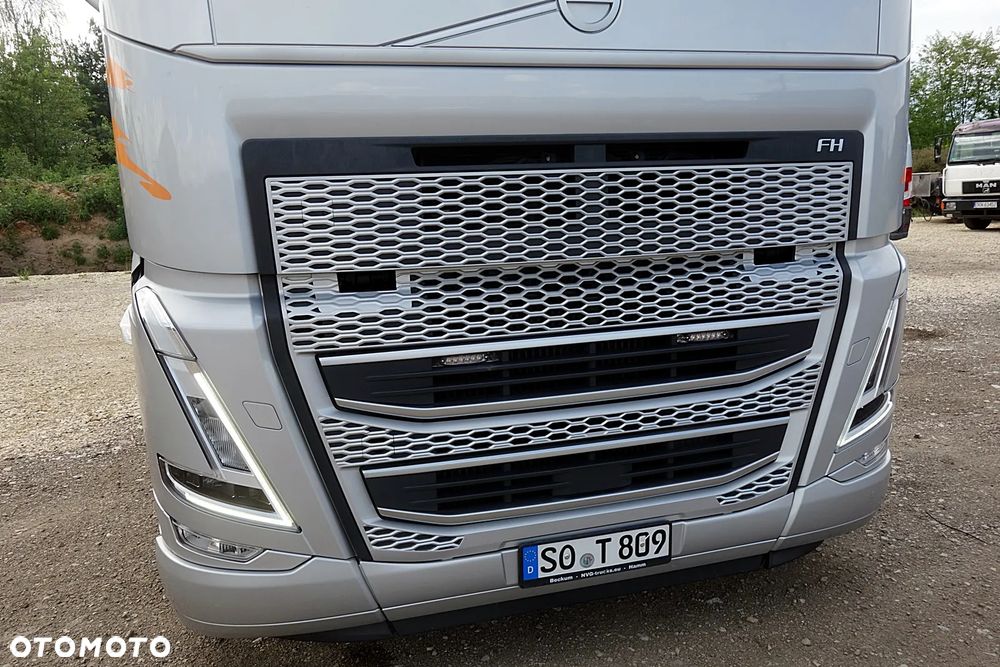 Volvo FH 540 JEDEN WŁAŚCICIEL PROSTO Z NIEMIECKIEJ FIRMY,FULL LED,PEŁNYE SPOJLERY,RETARDER,PEŁNA PODUSZKA - 18