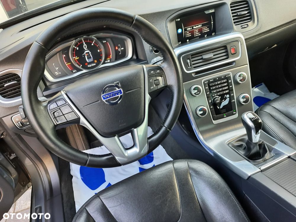 Volvo S60 D2 Summum - 15