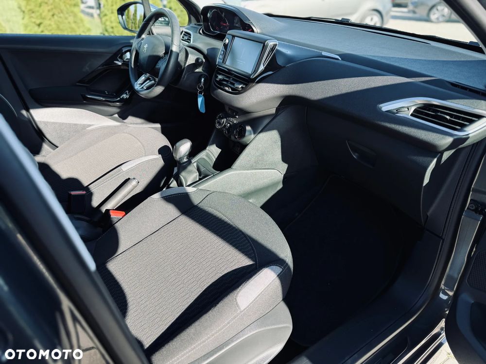 Peugeot 208 1.2 VTi Style - 20