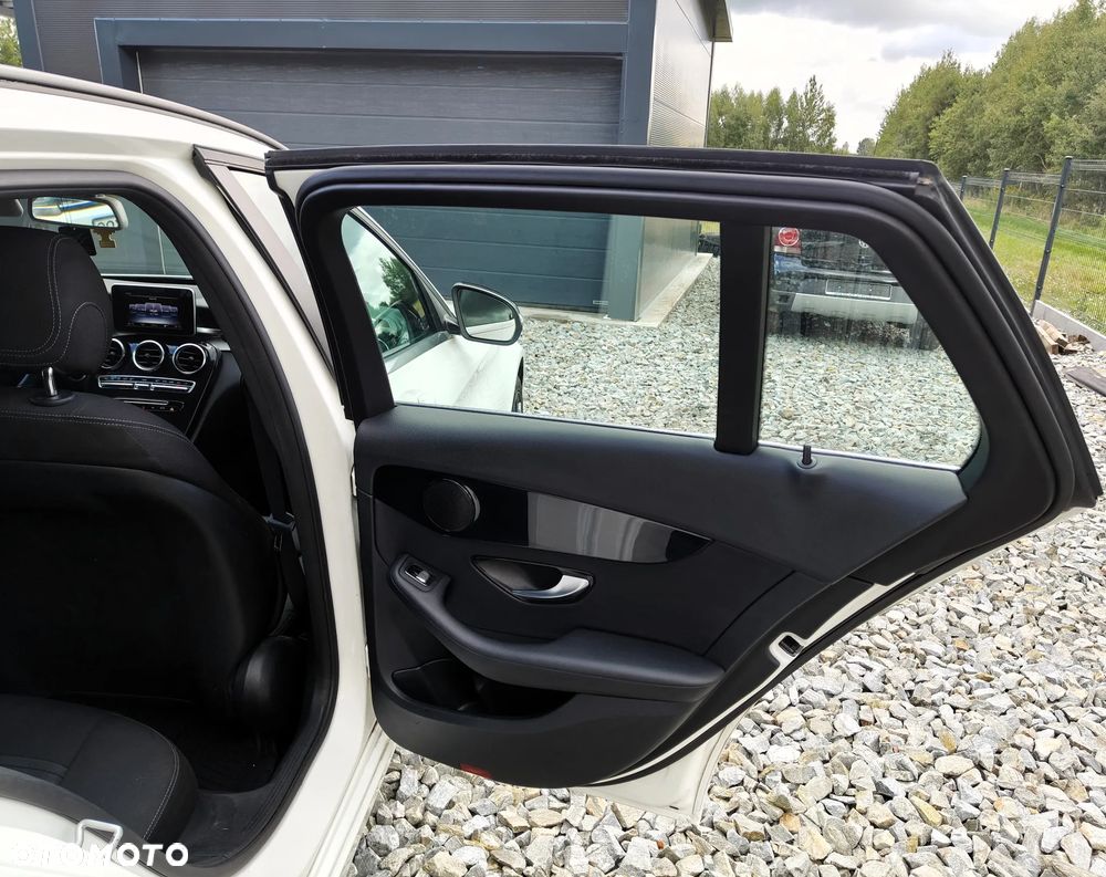 Mercedes-Benz Klasa C 200 d 9G-TRONIC - 29