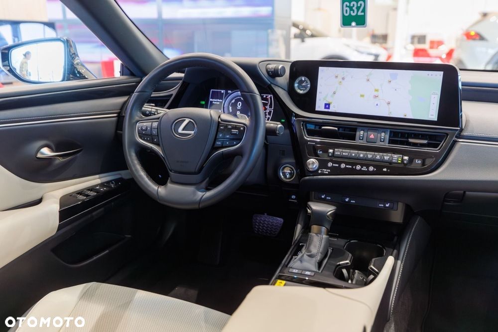 Lexus ES 300h F Sport Design - 35