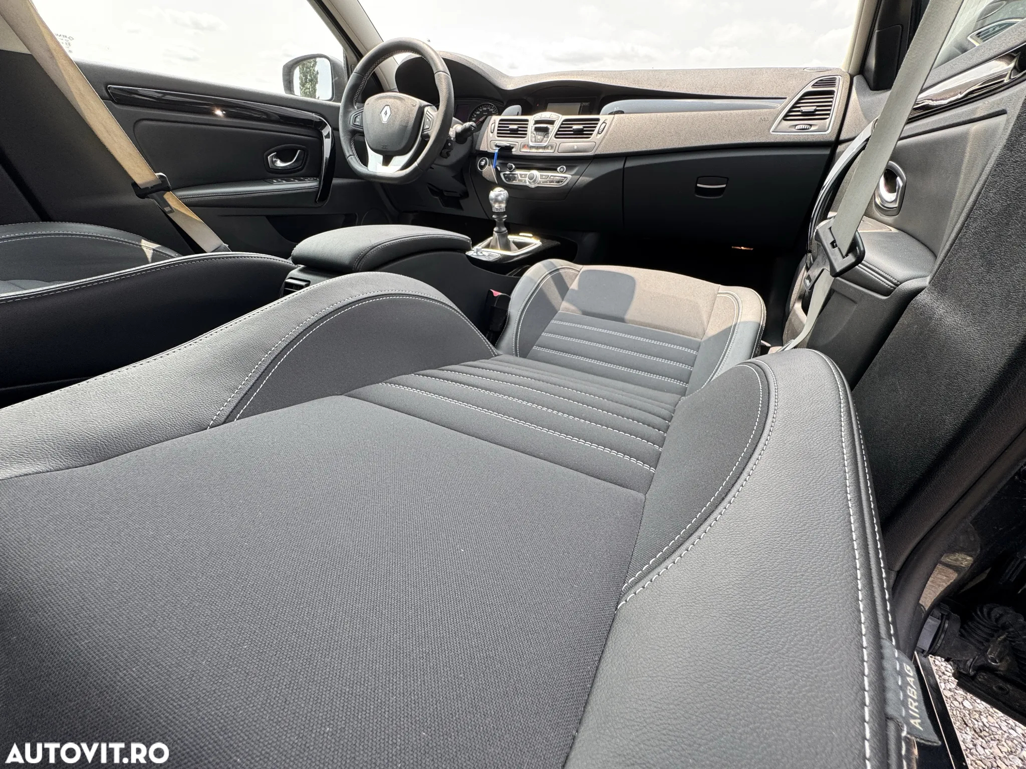 Renault Laguna dCi 110 FAP Bose Edition - 30