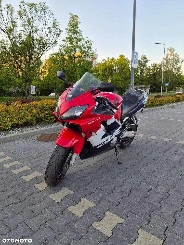 Honda CBR - 3