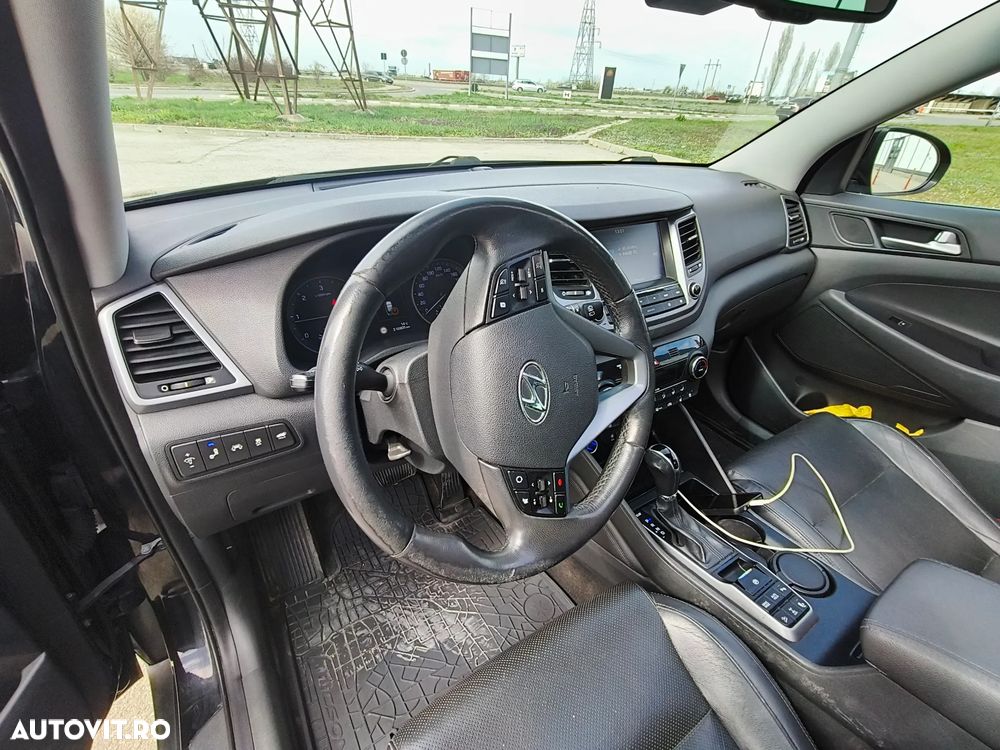 Hyundai Tucson 2.0 CRDI 4WD 6AT Luxury Pack+ - 23