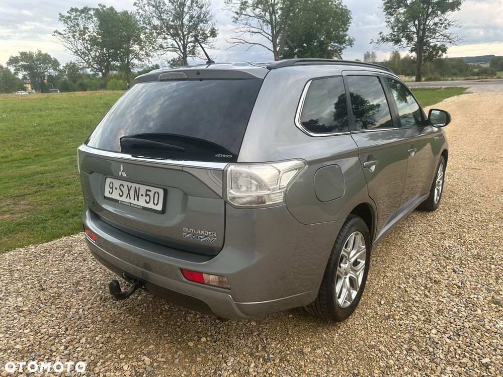 Mitsubishi Outlander Instyle NAVI + - 6