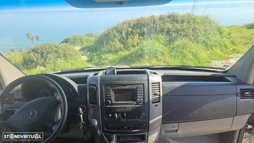 Mercedes-Benz Sprinter - 14