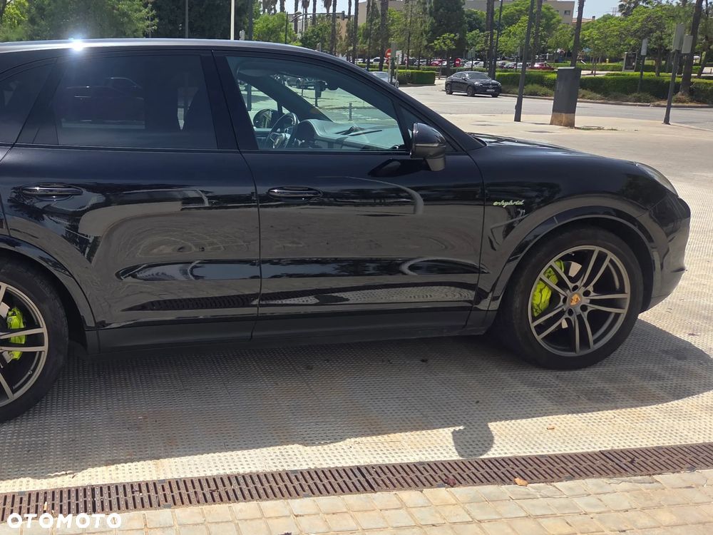 Porsche Cayenne - 16