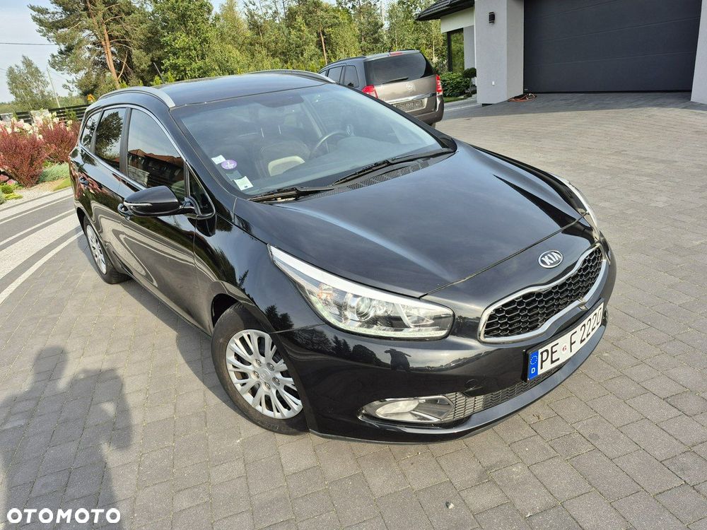 Kia Ceed - 10