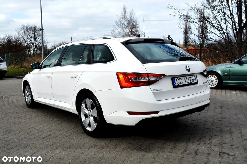 Skoda Superb 2.0 TDI DSG Active - 15