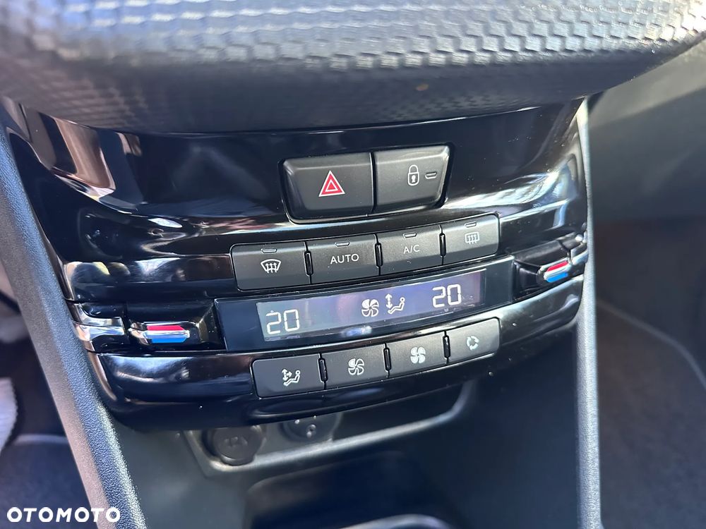 Peugeot 2008 BlueHDi FAP 120 STOP & START Crossway - 28