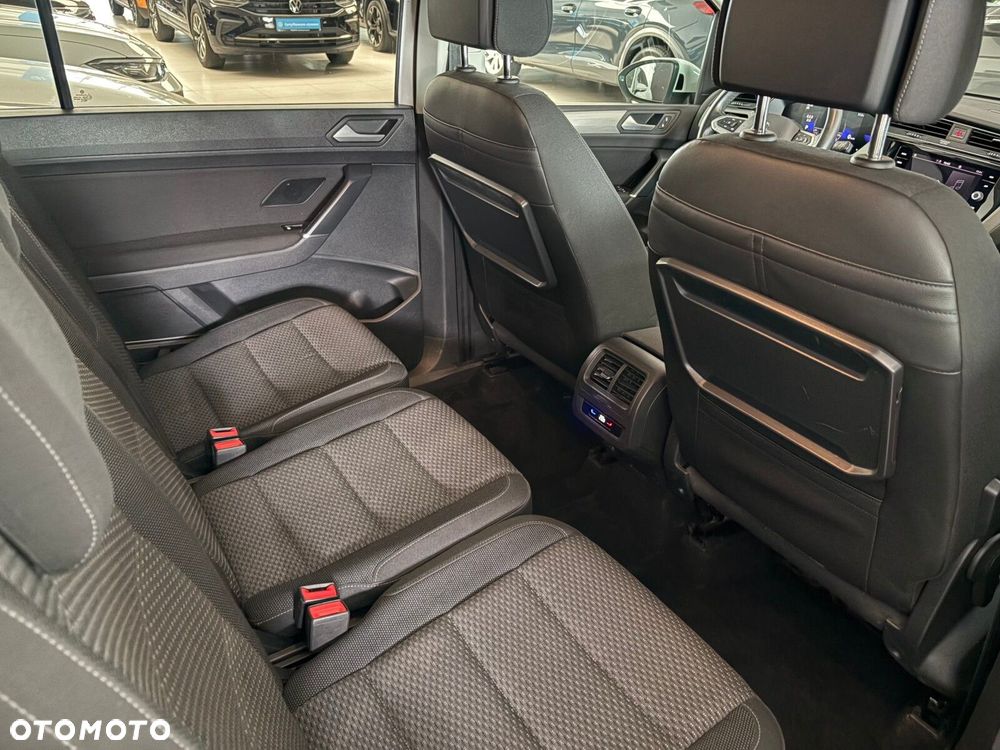 Volkswagen Touran - 15