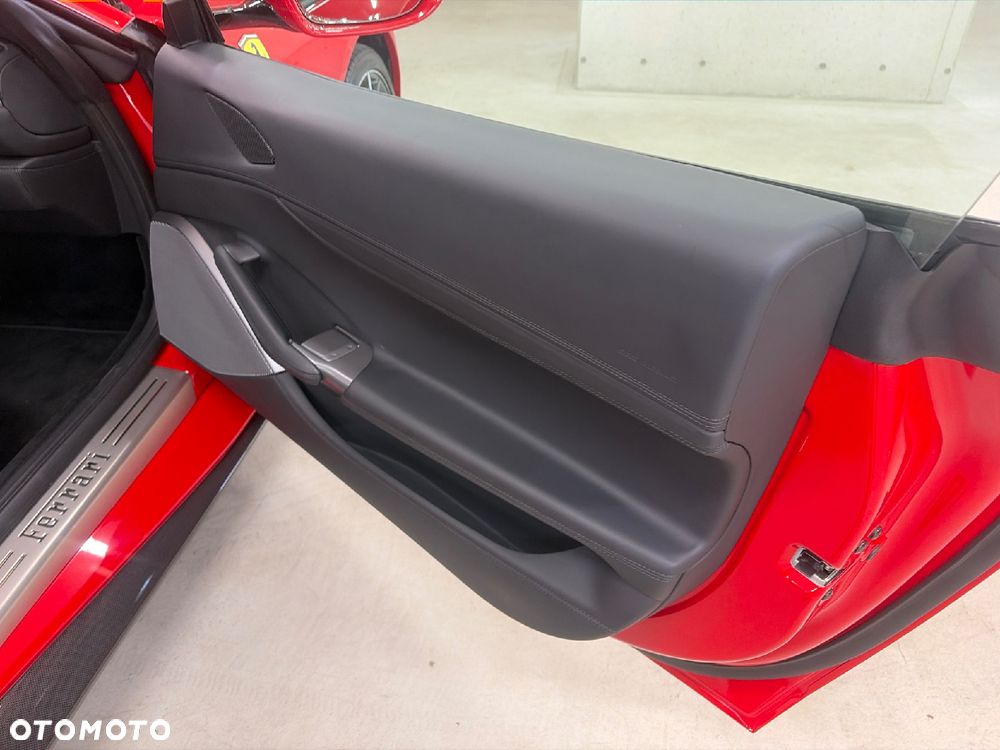 Ferrari Portofino - 13