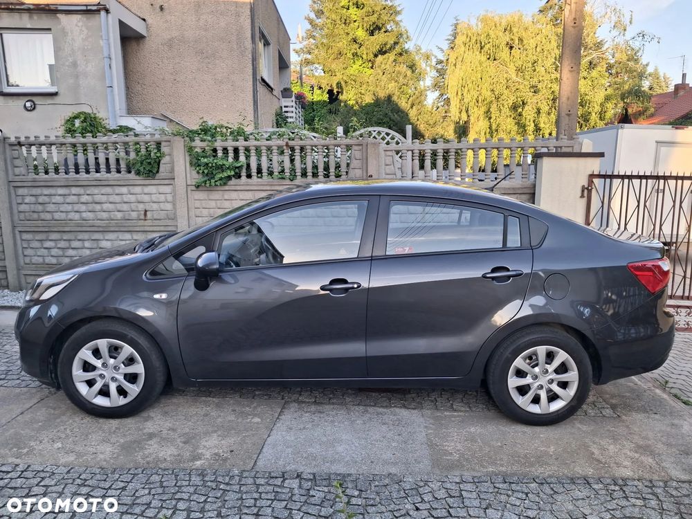 Kia Rio - 3