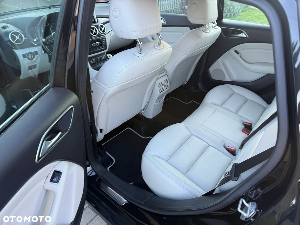 Mercedes-Benz Klasa B 200 CDI (BlueEFFICIENCY) - 21
