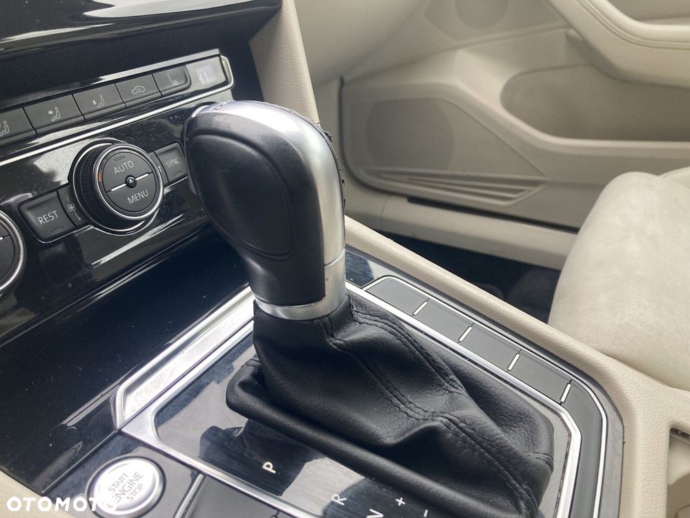 Volkswagen Passat Variant 2.0 TDI BMT Highline DSG - 18