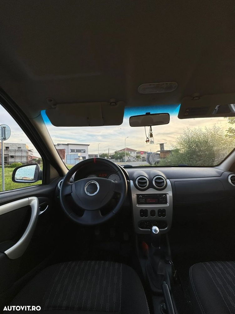 Dacia Logan 1.6 16V Laureate - 9