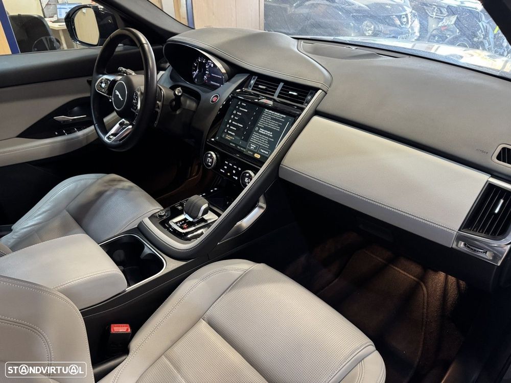 Jaguar E-Pace 1.5 P300e R-Dynamic HSE AWD Aut. - 32