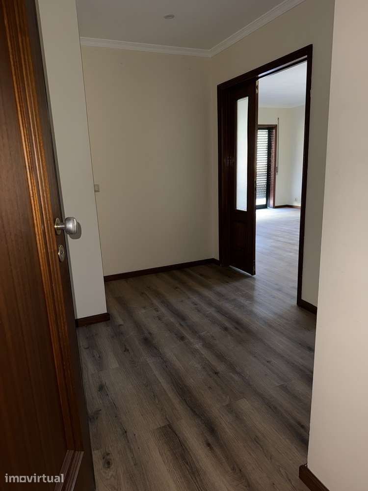 Apartamento T2 com garagem, em Canidelo - Grande imagem: 4/15